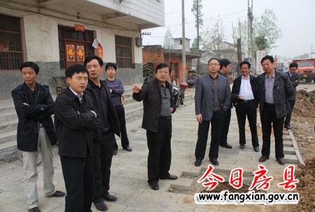 加大力度   加快進度   全面推進竹房城鎮帶建設