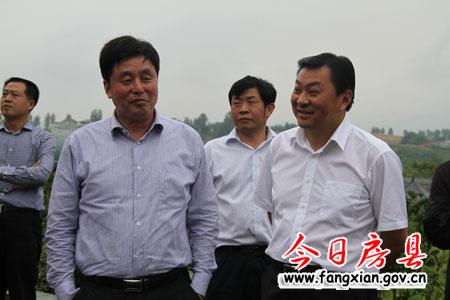 沈明云朱光洪率團赴竹溪竹山學(xué)習(xí)考察縣域經(jīng)濟發(fā)展和竹房城鎮(zhèn)帶建設(shè)工作