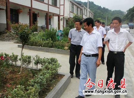市人大檢查組充分肯定我縣社會(huì)救助工作