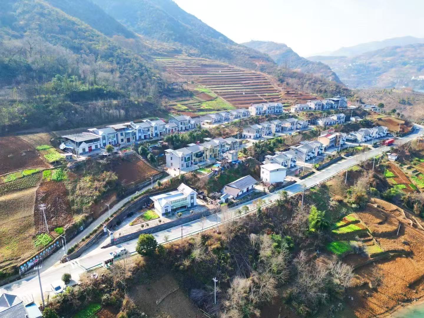 堵河繞姚坪 山水自成畫