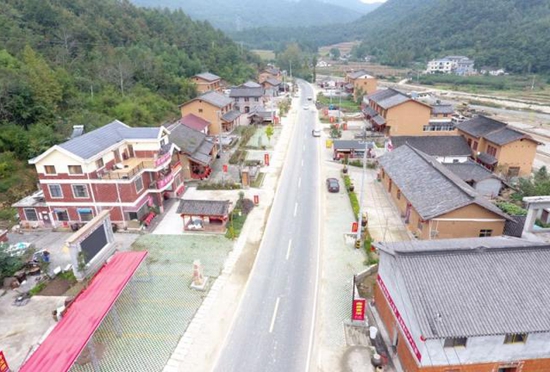 新華社聚焦房縣黃酒：擦亮“金字招牌” 打造百億產(chǎn)業(yè) 助力脫貧攻堅(jiān)