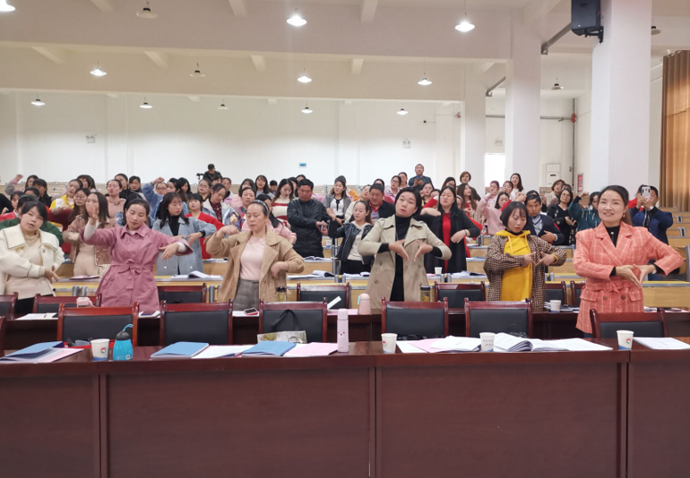 “國培計劃（2019）”湖北省幼師師德師風巡回講學走進房縣