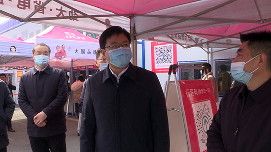 謝曉鳴檢查常態化疫情防控 慰問一線工作人員