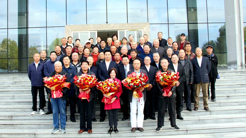 縣財政局舉辦“九九”重陽節離退休干部座談會