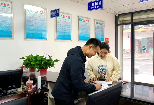 房縣大木廠鎮財政所：群眾評價是體現干部能力作風最好的方式