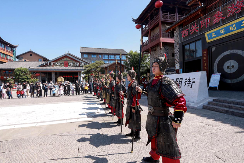 房縣：西關(guān)印象沉浸式古風(fēng)游園會(huì) 讓你體驗(yàn)穿越千年的文化之旅