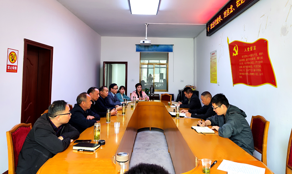 房縣大木廠鎮(zhèn)財政所：舉行榮退老同志座談會