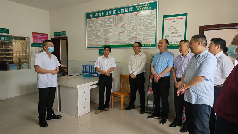 縣政協開展“加強農村 社區醫療隊伍建設”專題協商活動