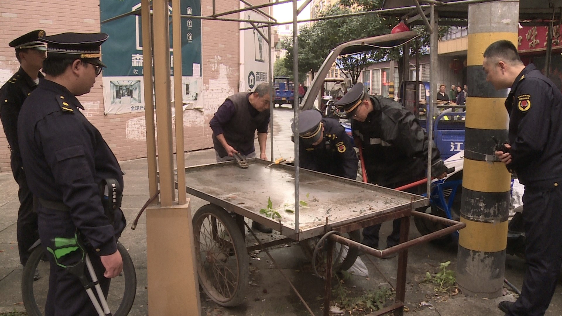 房縣開展城區市容市貌綜合整治行動