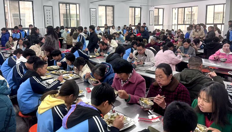 大木初中：開展家長評餐活動  筑牢食品安全防線
