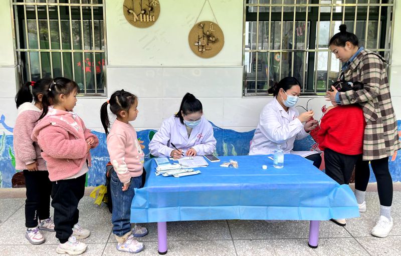 姚坪鄉：開展春季免疫疫苗接種行動