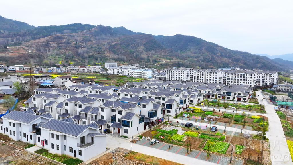 湖北房縣：水庫移民安置小區景如畫
