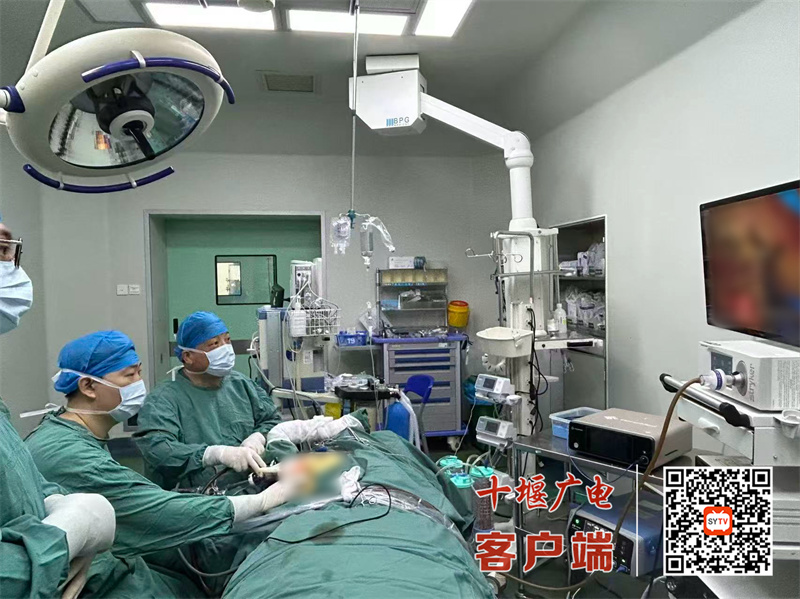 治愈美形同守護(hù)！十堰人醫(yī)單孔腔鏡乳腺癌手術(shù)雙突破