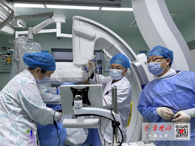 9小時生命營救！十堰市人民醫院“雙介入技術”成功拆除塵肺患者“呼吸炸彈”
