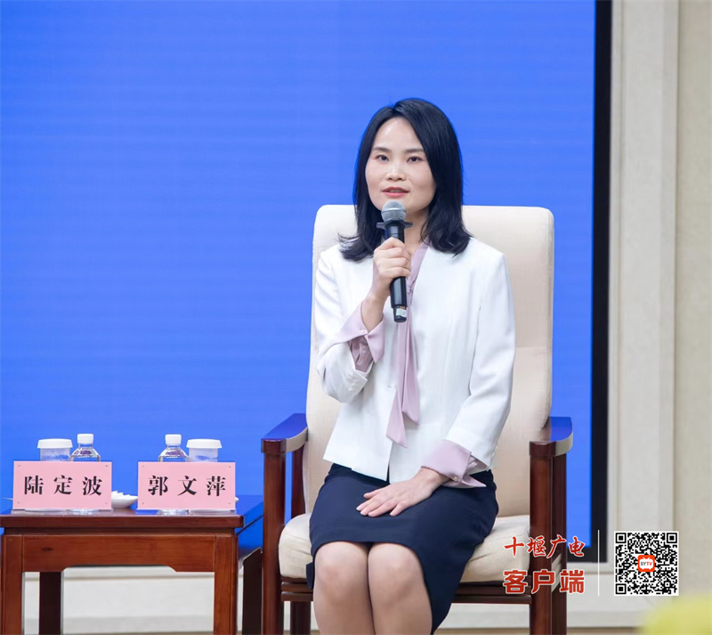 十堰這名護士亮相全省“一切為了人民健康”記者見面會
